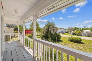 Grand Oaks - 2 Bedroom1 Bath Private Home. Dog Friendly - 5