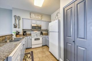 Shores of Panama 1704 - 2 Bedroom Bunk Room Sleeps 8. Updated Res. Parking - 8