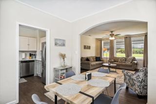 Blue Cove Retreat - 3 Bedroom wPrivate Pool. Sleeps 6. Quiet Community Close to Fishing Marinas. - 6