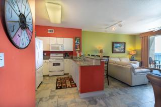 Shores of Panama 621-Sleeps 8 Free Beach Fun Reserved Parking Space - 5