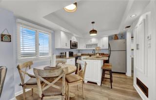 Pinnacle Port Penthouse - Beautiful 2 Bdrm - 5