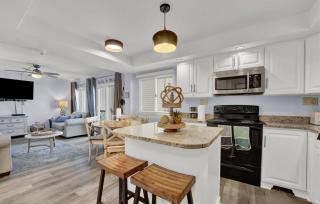 Pinnacle Port Penthouse - Beautiful 2 Bdrm - 2