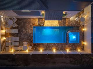 LUX Family Teddy's Heaven - Beachfront - 6 Seater LSV - Pool-Hottub - 1