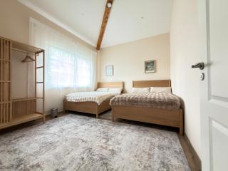 Exclusive Family Sanctuary - Calm & Spacious Stay - 3