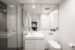 Noir Reverie - 1BR Designer Apt by the River with Parking - Brisbane - 1