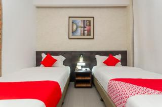 Capital O 91277 Nur Villa Hotel - 1