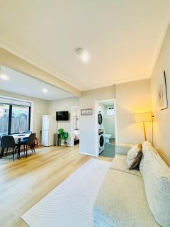 4 bedrooms home in Springvale, Ideal for Families and Groups - 0