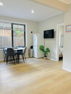 4 bedrooms home in Springvale, Ideal for Families and Groups - 4