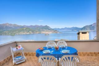 Lake View Terrace Over The Borromean Isla - Happy Rentals - 9