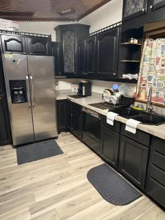 1 Bedroom Beautiful apartment 12 mins to Downtown! - 4