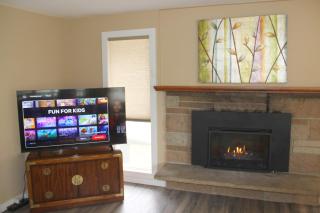 Spacious retreat with 5 bedrooms full kitchen, fenced sports court, free parking - 6