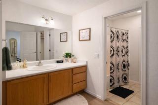Vino & Vibes | 3BR | Hot Tub + Views + Game Room - 7