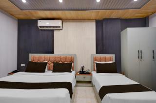 Super Townhouse Varanasi Cantonment Formerly Ayushman Inn - 2