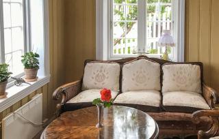 2 Bedroom Awesome Home In Farsund - 8