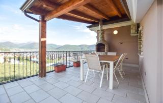 3 Bedroom Awesome Apartment In Avella - 9