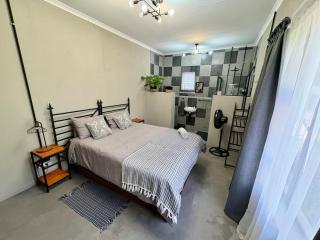 Stylish One Bedroom Garden Suite - Polokwane - 6