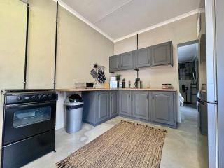 Stylish One Bedroom Garden Suite - Polokwane - 3