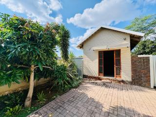 Stylish One Bedroom Garden Suite - Polokwane - 1