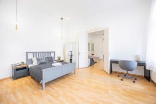 Home Minimalist Urban Escape - Central Budapest - 2