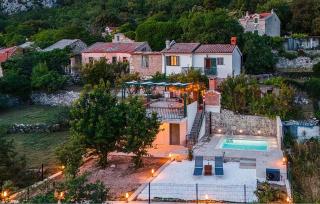 Awesome Home In Tucepi - 2