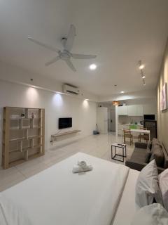 Chambers Sarvice Suites By Mtr - 1