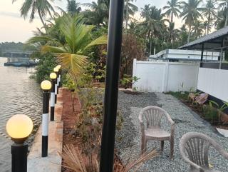 DWARAKA River Front Homestay - 3