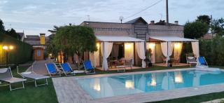 Manor Villa Among Veneto's Orchards - 0