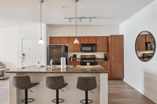 CozySuites Glendale - Westgate w pool 18 - 8