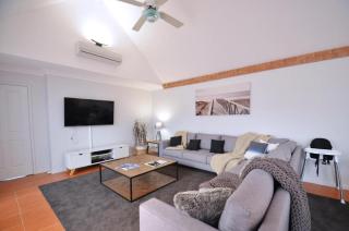 Halcyon Daze - 3Brm Townhouse walk to the beach - 3