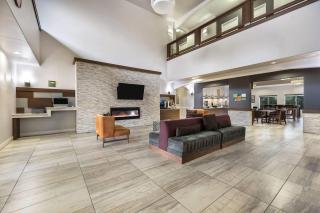 La Quinta by Wyndham Alvin - 6