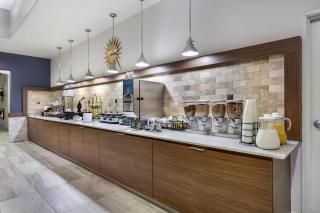 La Quinta by Wyndham Alvin - 4