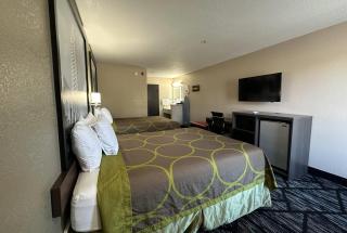 Super 8 by Wyndham Kinder/Coushatta near Casino - 1