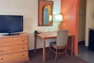 Travelodge by Wyndham Lubbock - 7