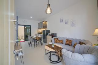 Khayana d'Maple - Modern Staycation Villa near Palagan Jogja - 5