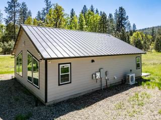 Family-Friendly Yosemite Nest - 7