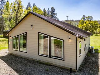Family-Friendly Yosemite Nest - 5