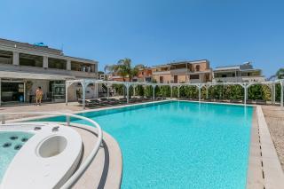 Pino Resort with shared pool - 0