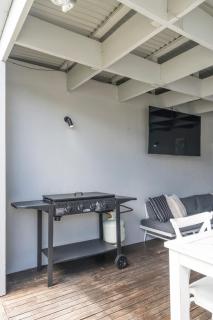 Beauty & the Beach - 3