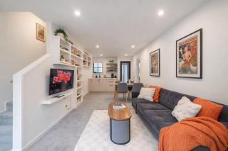 Modern Central Townhouse With Courtyard - 6