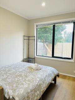 2 Bedroom Unit in Springvale - 4
