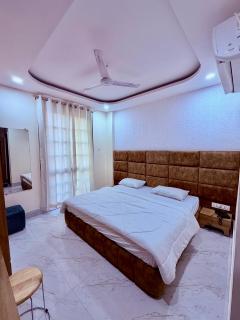 Hindustan royal inn - 9