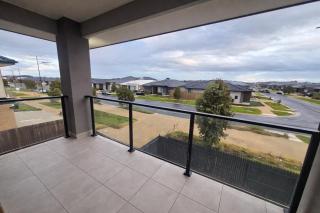 Luxury Home Spacious & Modern Living - 2