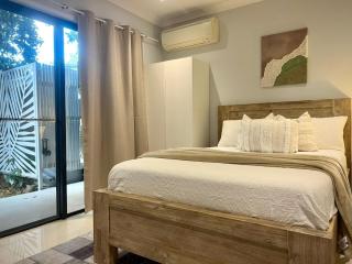 Kangaroo Point, Bromley Street - 1