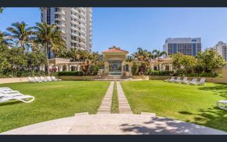 Chevron Renaissance - Private Apartments by Coastal Letting Co - 1