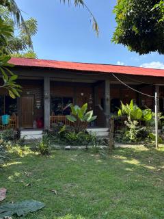 Vivian's Lakey peak homestay - 9