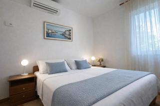 Azure Apartments By The Sea Near City Omiš - 9