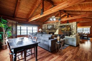 Canyon Lake Haven Cabin Hot Tub Yard BBQ Fire Pit - 7