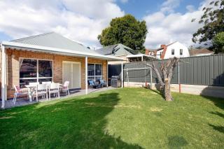 Archie's Townhouse 4BD 2BT - 9