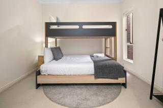 Archie's Townhouse 4BD 2BT - 4