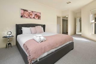 Archie's Townhouse 4BD 2BT - 2